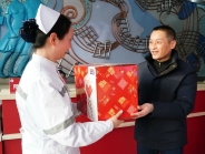 新春慰问送关怀 岁寒情深暖人心——院领导慰问我院临床一线职工