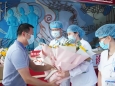锦江区卫健局万科局长来院慰问一线医师