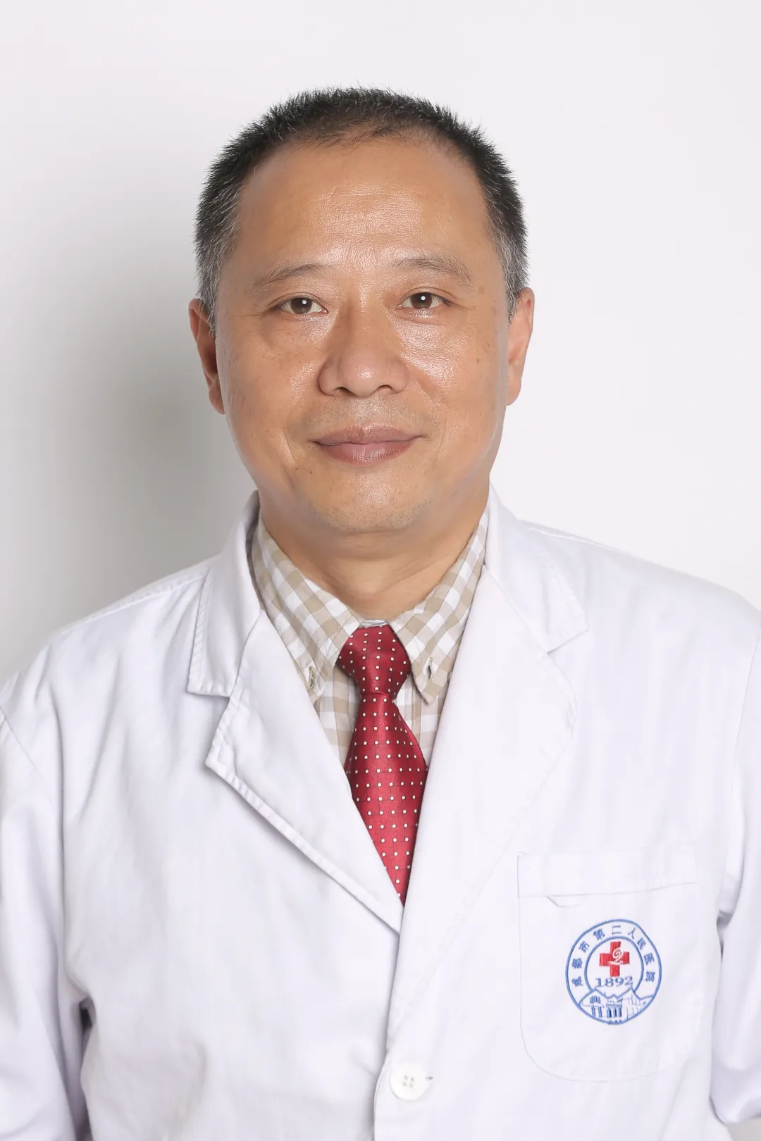 聚焦“两委”换届 | 走近身边党员：设备科党支部书记——唐庆